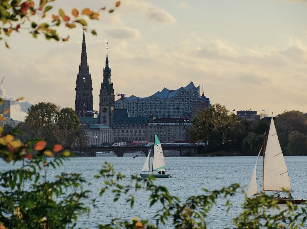 Leaving Hamburg. Deregister your residence